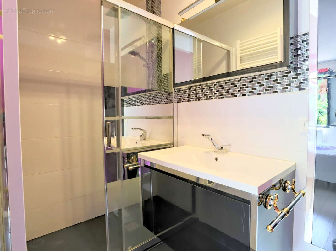 Maison à SOLLIES-PONT