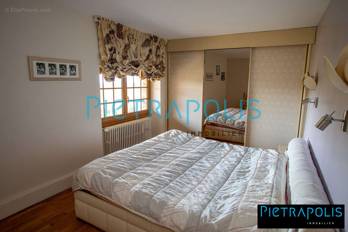 Maison 450 m² à Saint-Amour-Bellevue  - photo 9