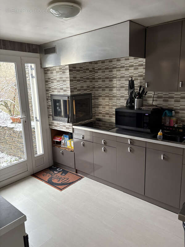 Maison à AMBRIERES-LES-VALLEES