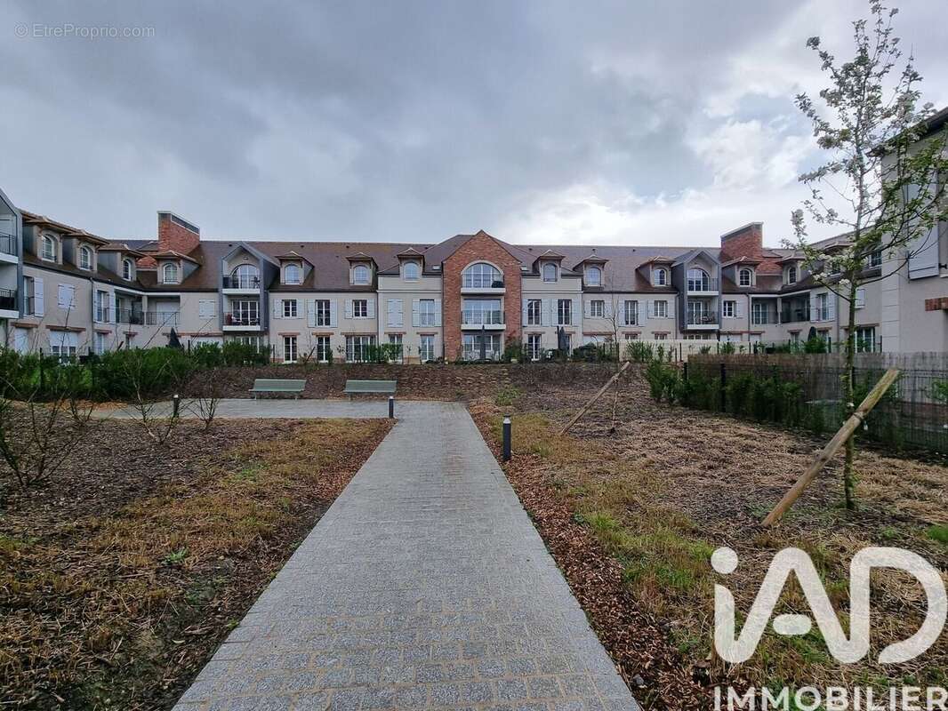 Photo 3 - Appartement à BUSSY-SAINT-GEORGES