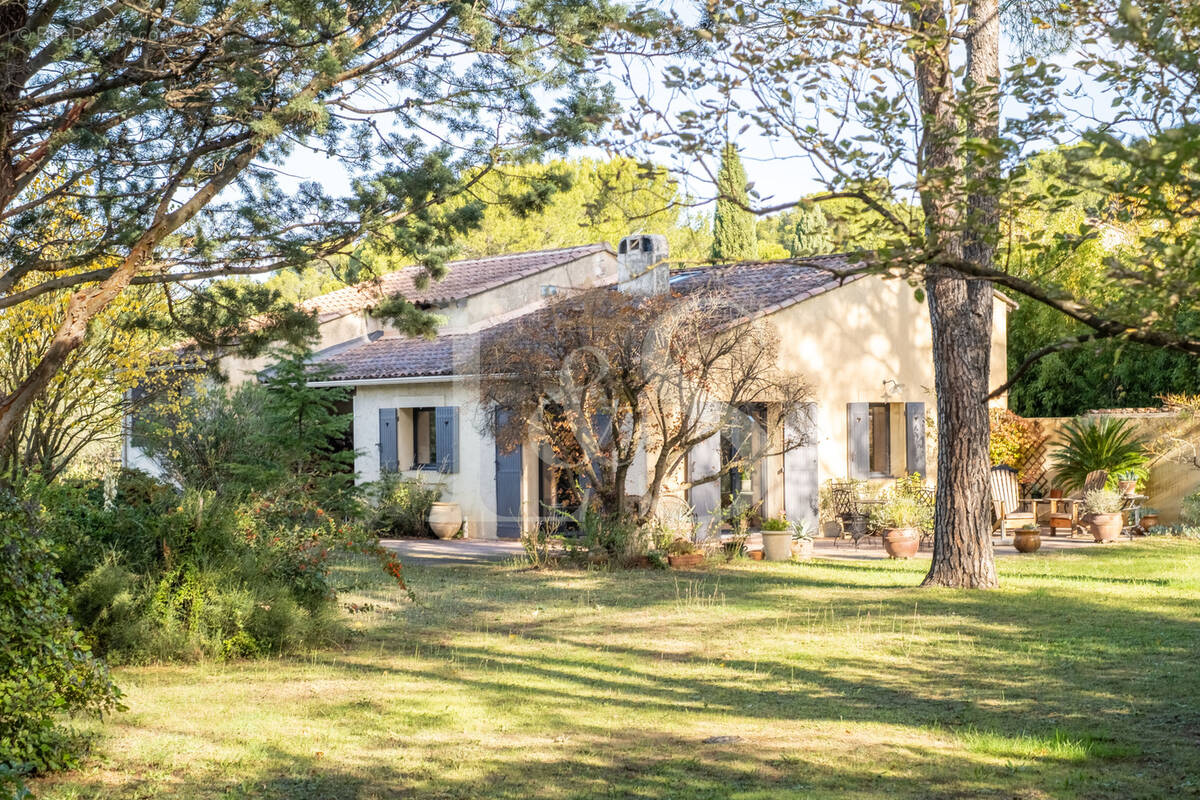 Maison à L'ISLE-SUR-LA-SORGUE