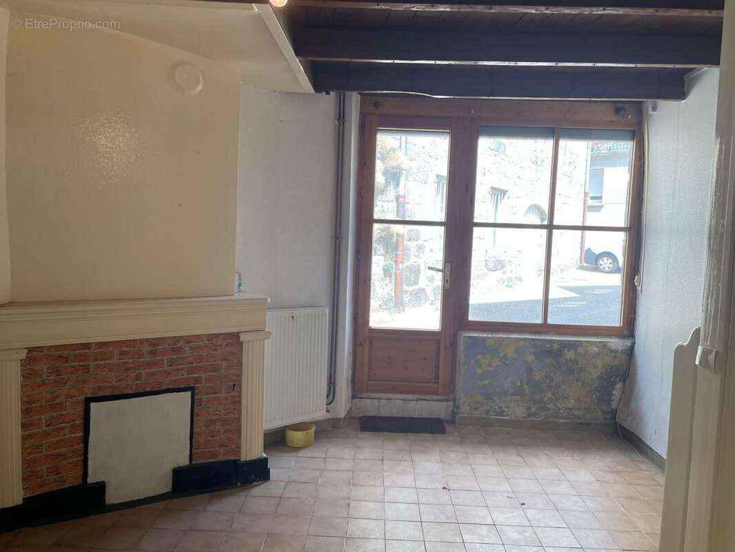 Maison de village ,plein centre de tence , - photo 6
