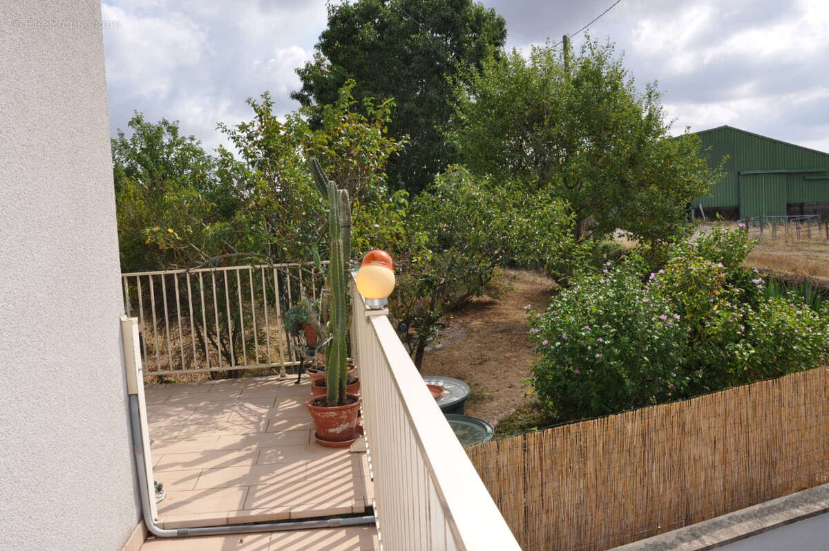 VENTE EN VIAGER OCCUPE, Beau pavillon de 1966, avec 4 chambres, grand jardin paysager et vues superbes... - photo 13