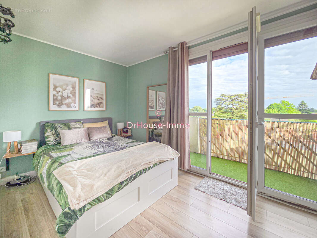 Appartement à SAINT-CYR-SUR-LOIRE