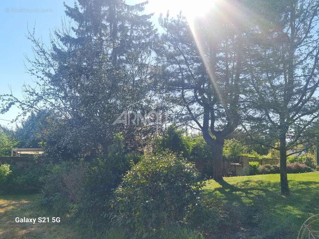 Maison à SAINT-ETIENNE-DE-MONTLUC