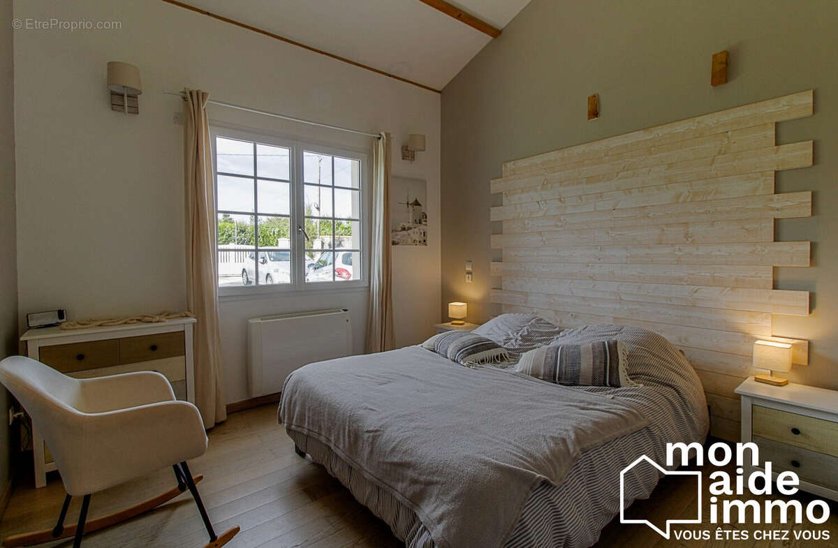 Maison à SAINT-MEDARD-D'AUNIS