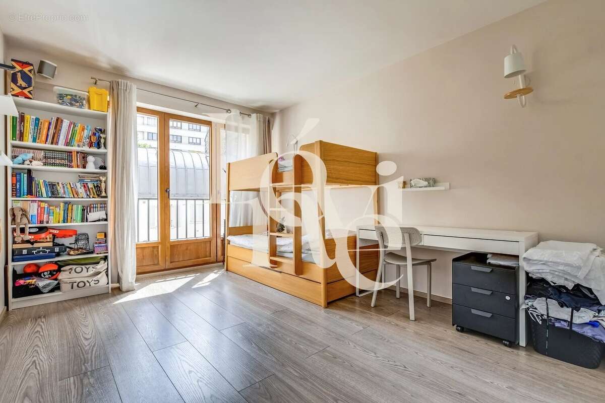 Appartement à PARIS-12E