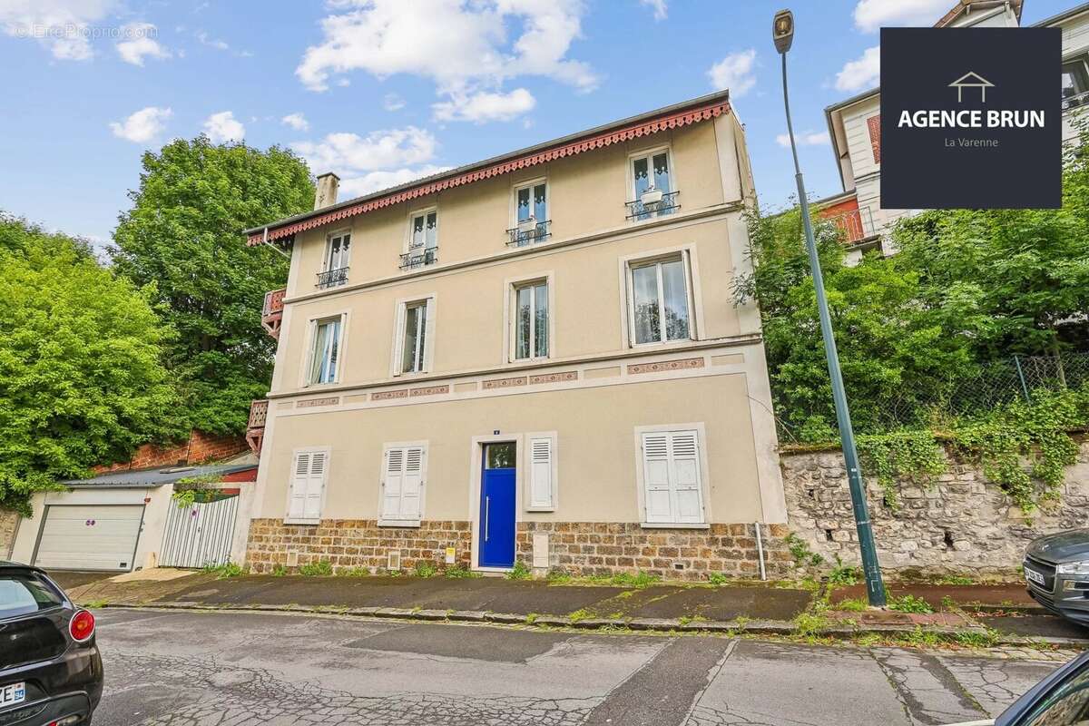 Appartement à SAINT-MAUR-DES-FOSSES