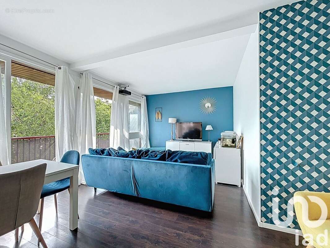 Photo 4 - Appartement à LA CELLE-SAINT-CLOUD