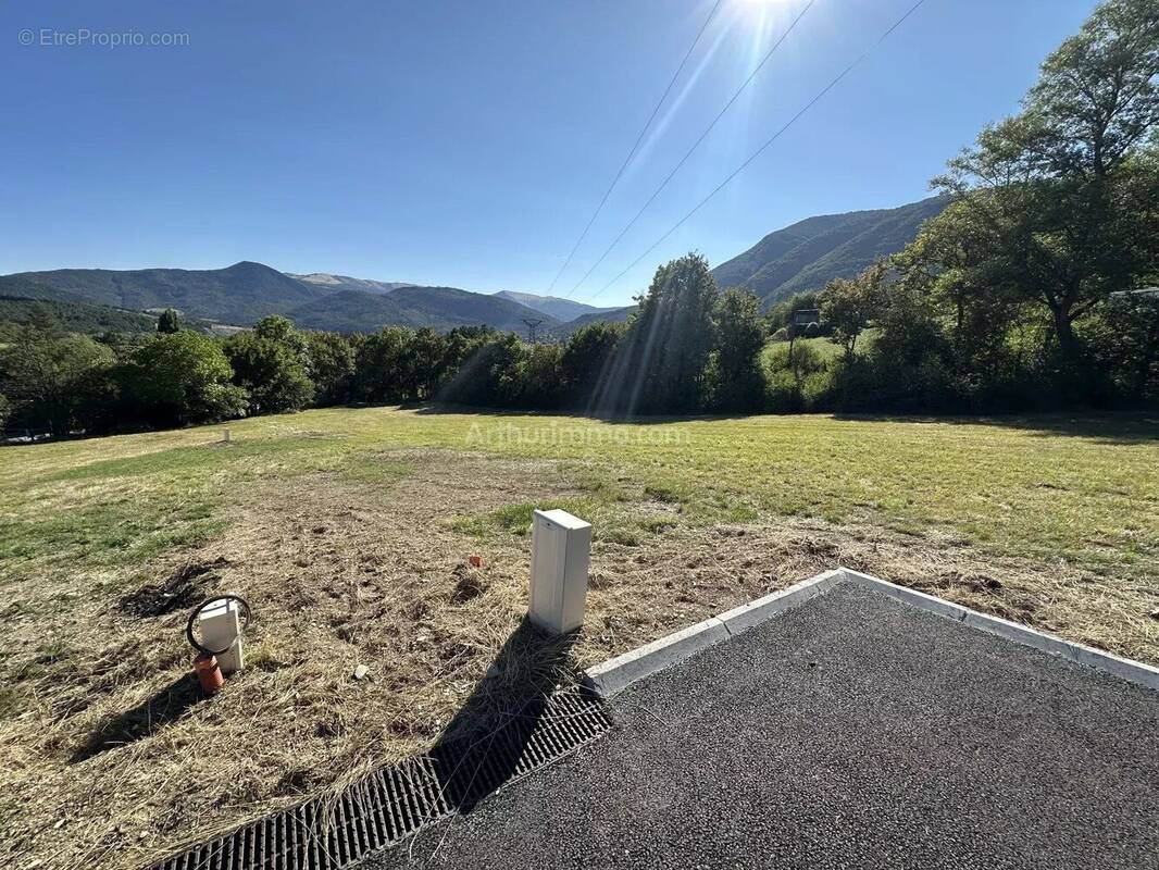 Terrain à LA MURE-ARGENS