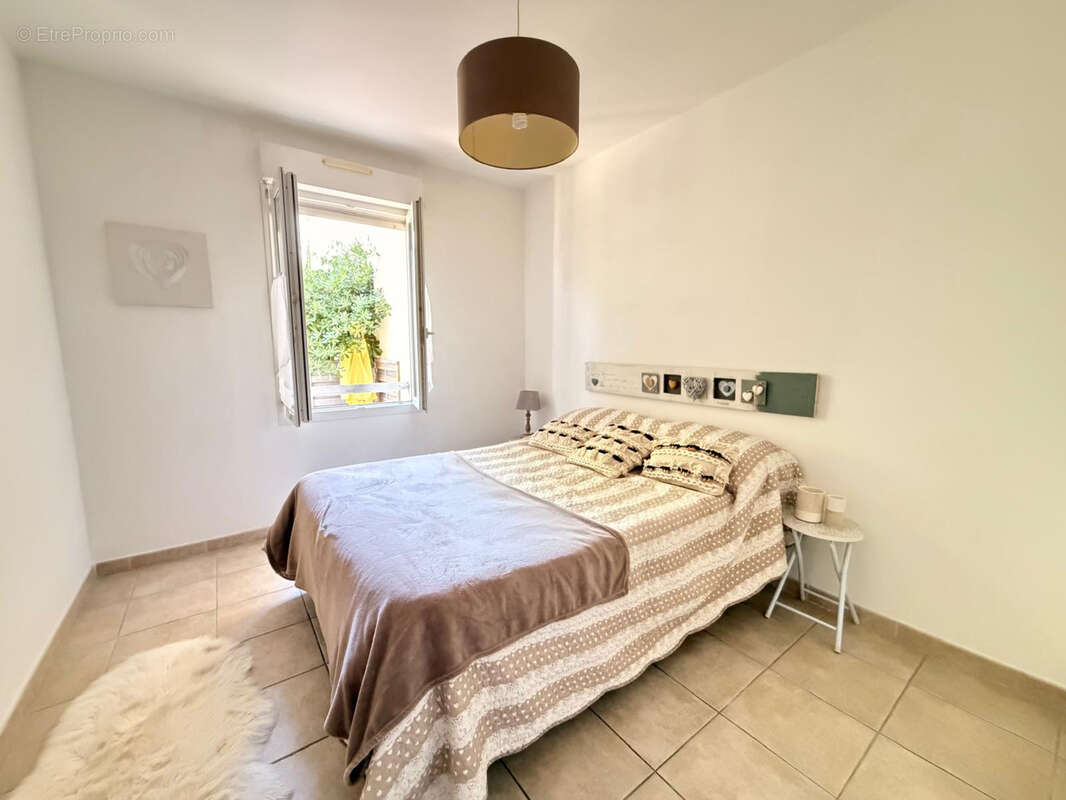 NIMES VACQUEROLLES Superbe maison 5 pièces de 115 m2 avec garage de 50 m2 et jardin - photo 11
