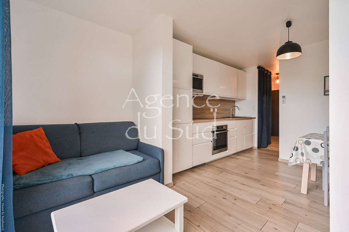 Appartement La Ciotat T1 Bis entièrement rénové avec  terrasse. - photo 3