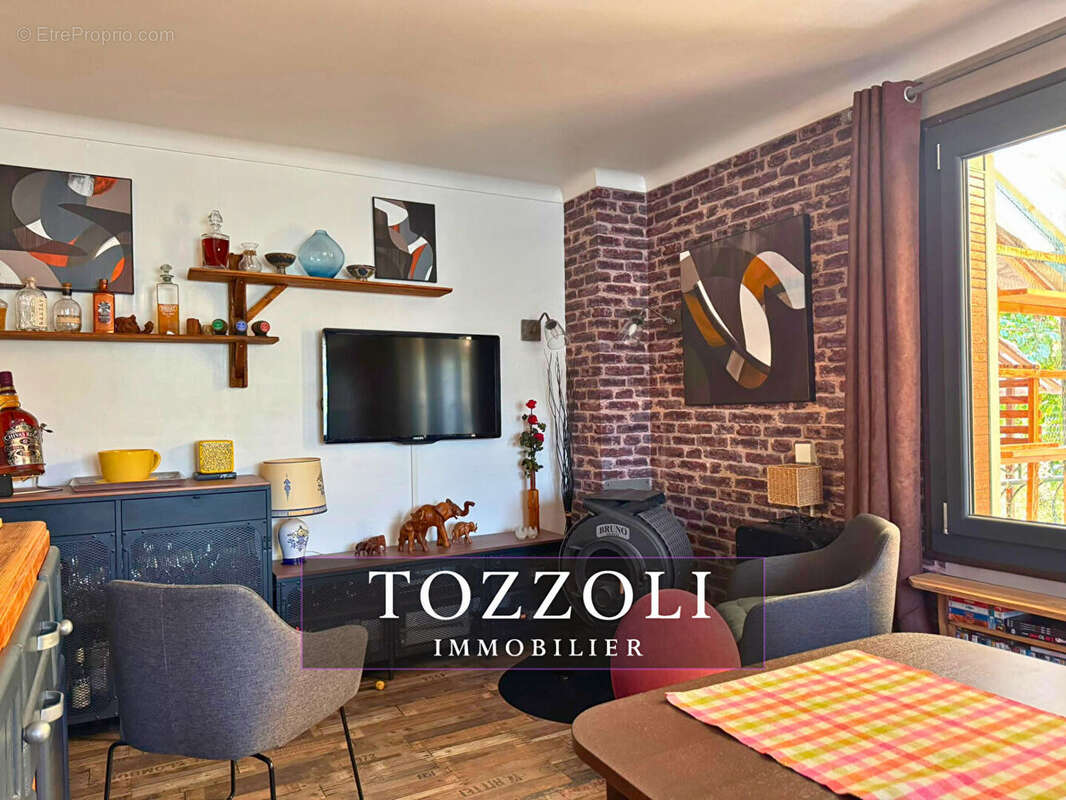 Maison Saint Clair De La Tour  97m² - photo 4