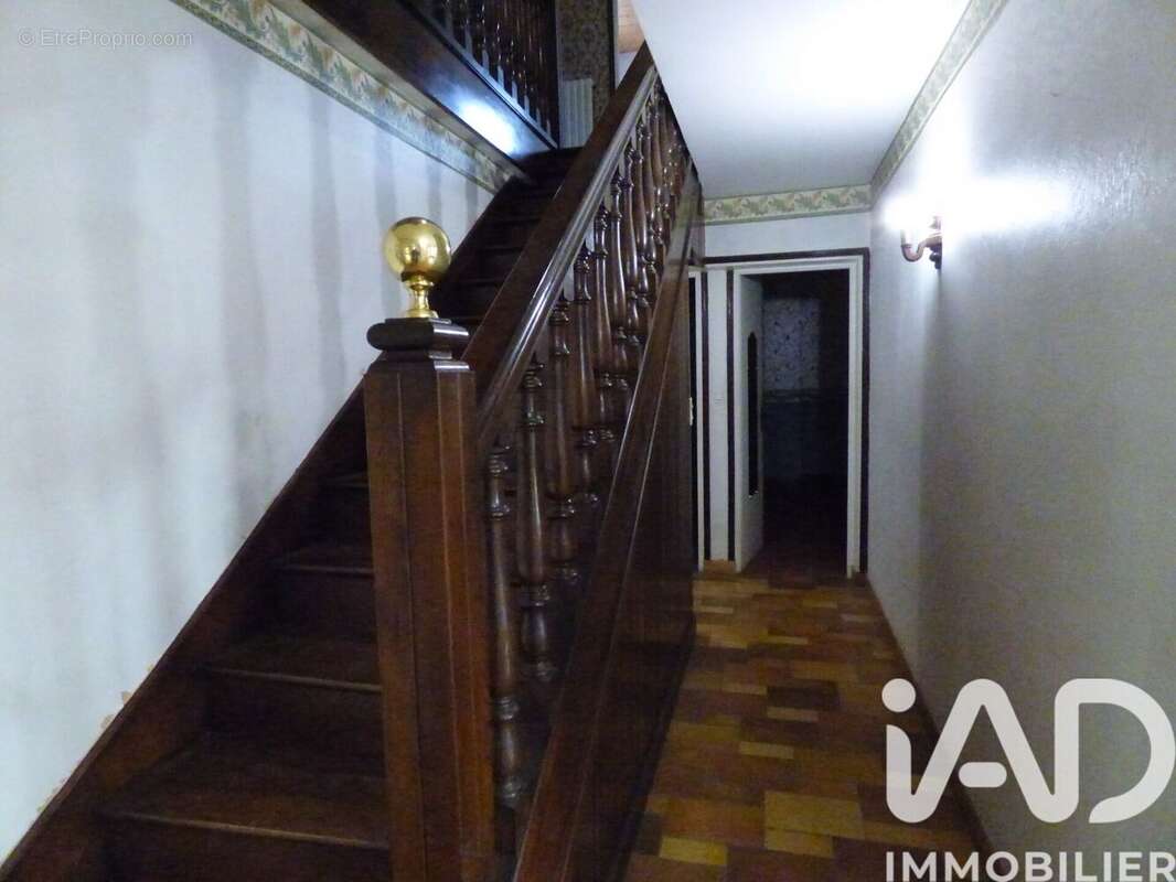 Maison 210 m² à Passy-Grigny  - photo 9