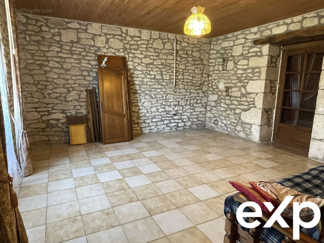 Maison à BAGAT-EN-QUERCY