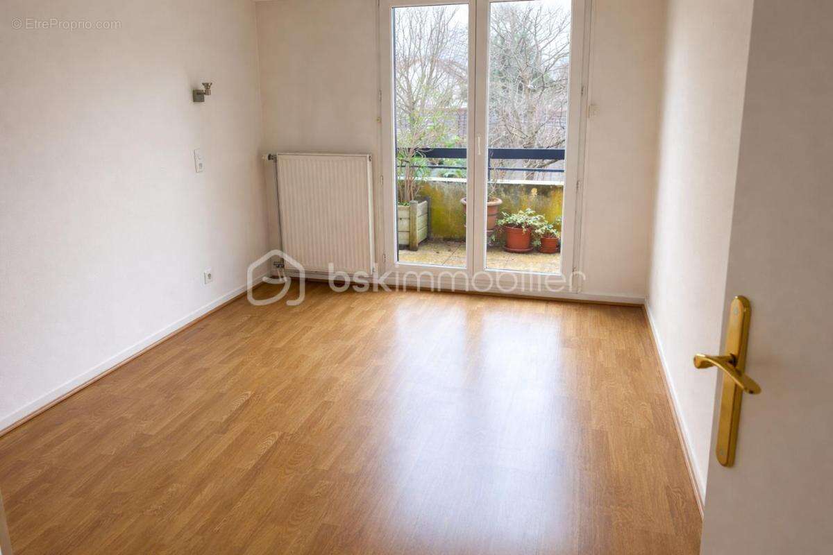 Appartement à LE BLANC-MESNIL