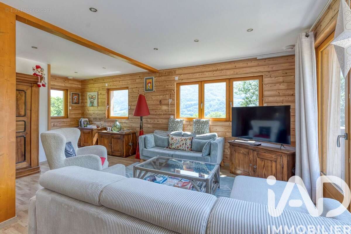 Maison 146 m² à Villard-Sallet  - photo 8