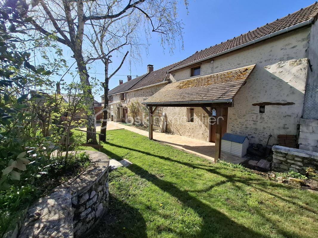 Maison à MEREVILLE