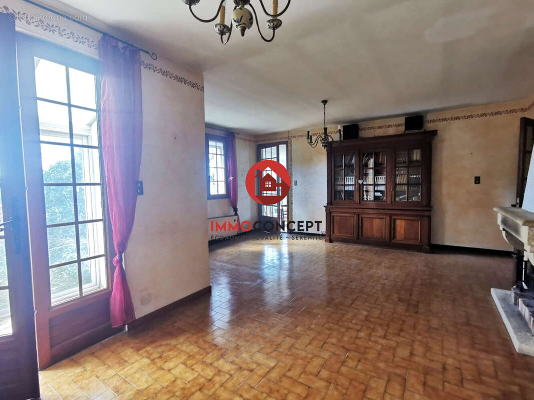 Maison à BAGNOLS-SUR-CEZE