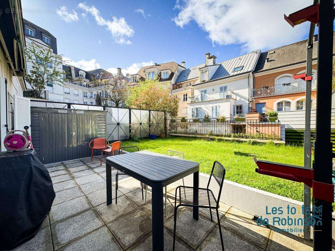 Appartement à LE PLESSIS-ROBINSON