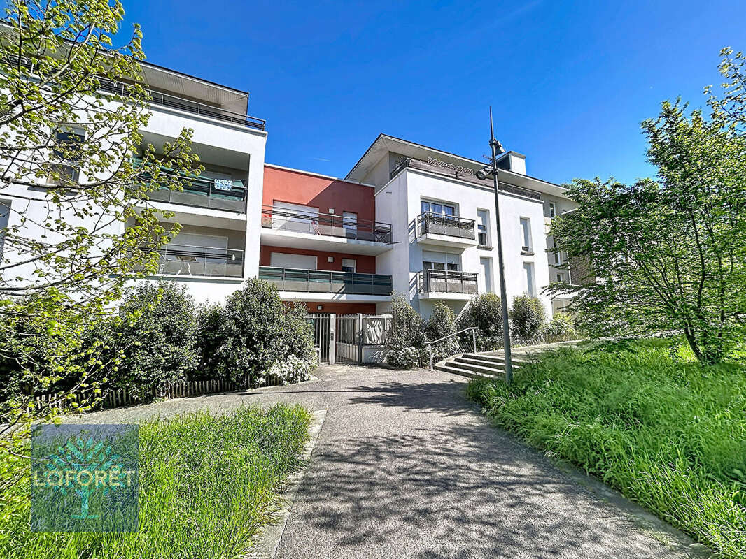 Appartement à CORBEIL-ESSONNES