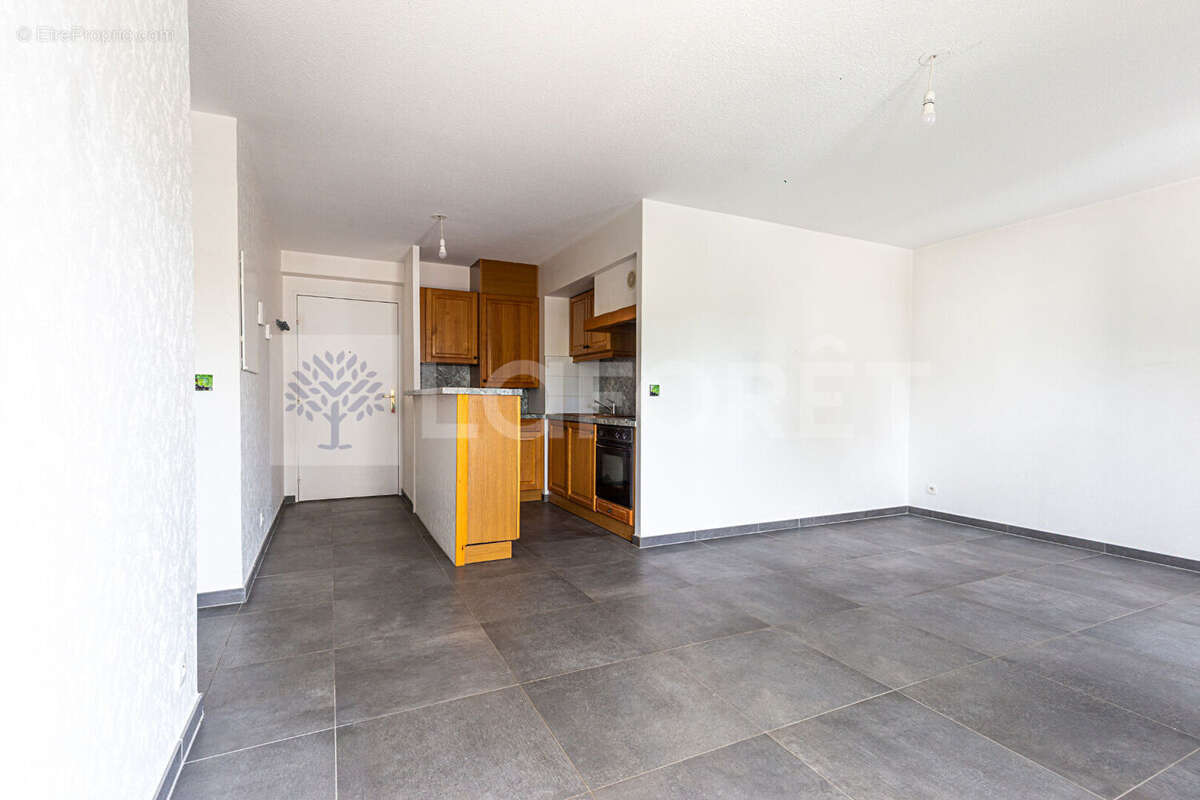 Agence immobiliere laforet - "glycine" - annecy - appartement t2 de 44,57m² - balcon - cave - garage en option - photo 5