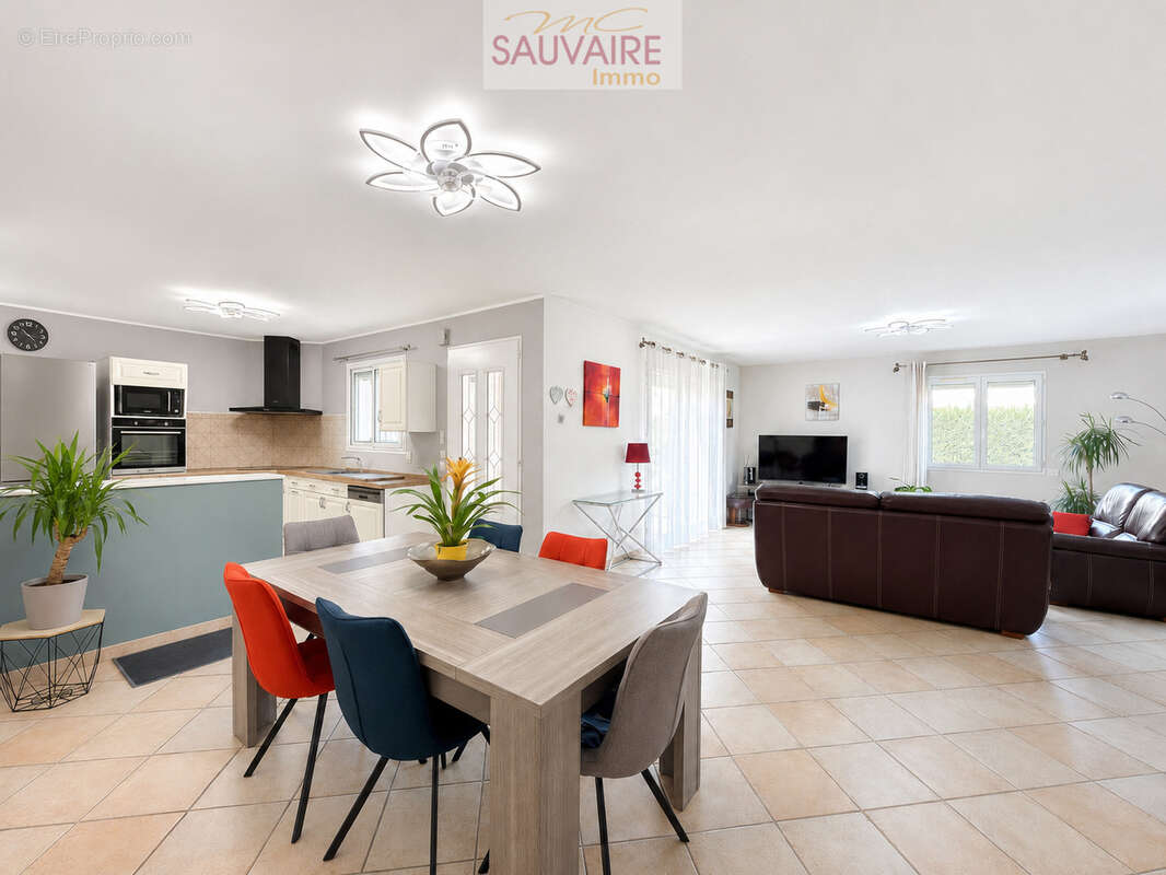 Villa 4 faces de plain-pied avec 3 chambres et garage - photo 3