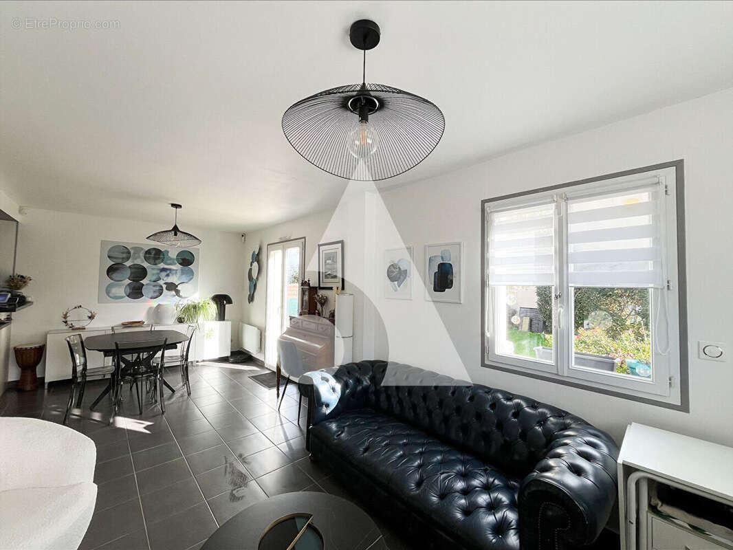 Maison à LOCOAL-MENDON