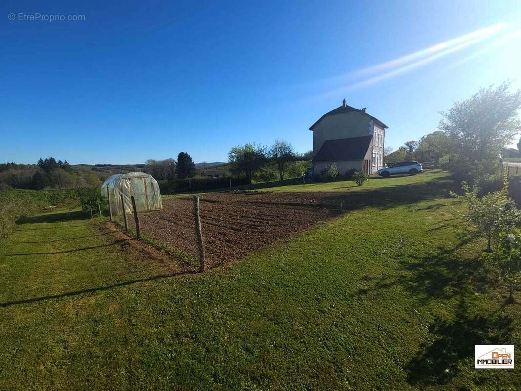 Maison à NEUVIC-ENTIER