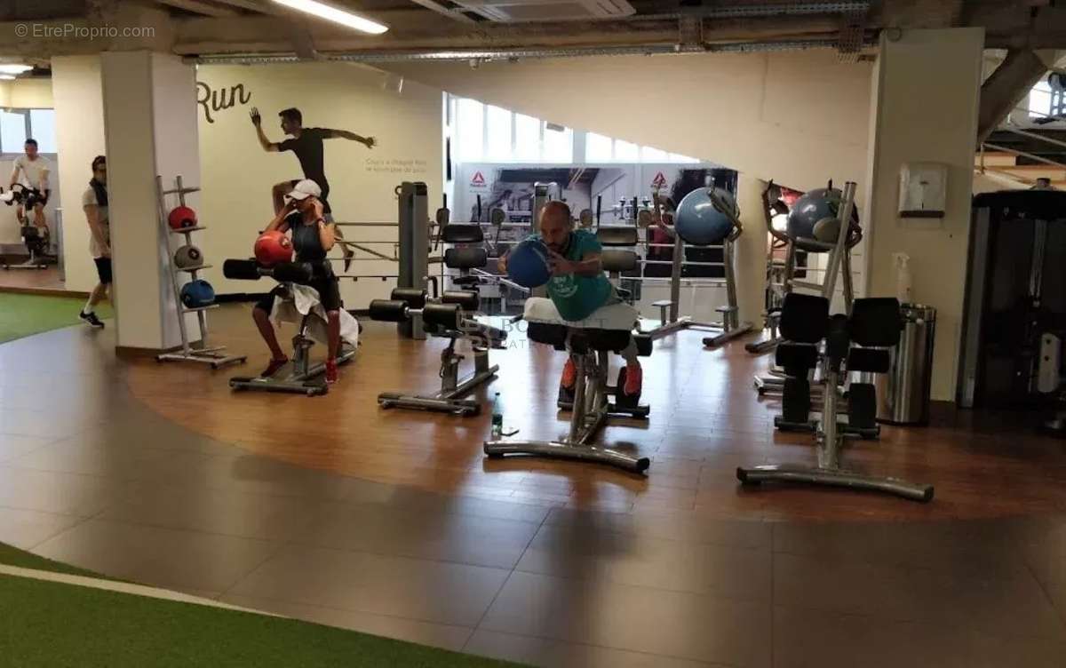 Commerce à PARIS-17E