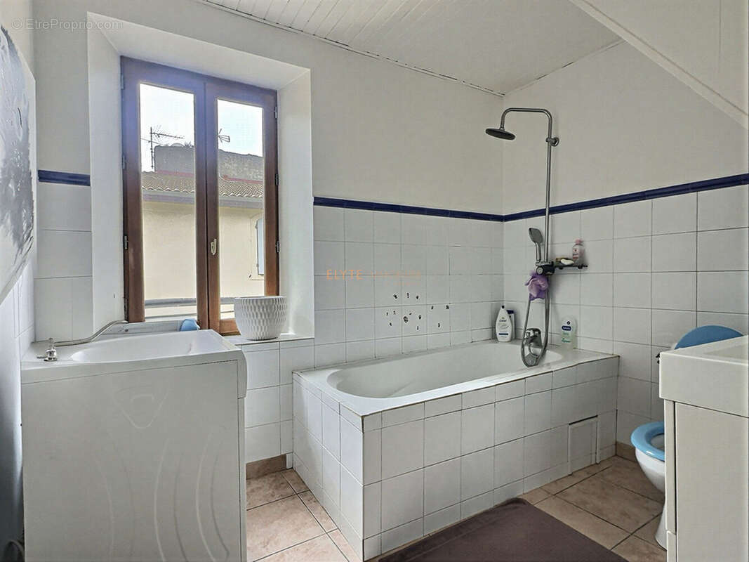 Appartement à SAINT-CHAMAS