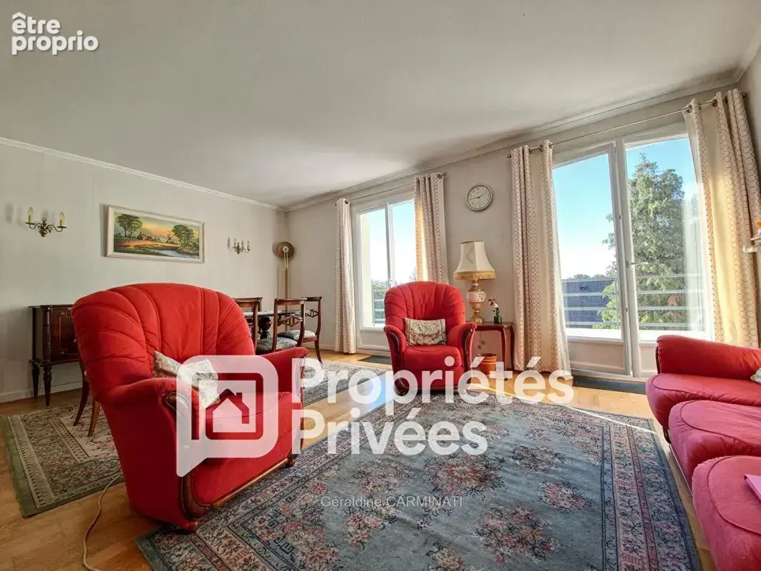 A vendre- exclusivite - 37540 - saint cyr sur loire -  appartement t3 -84m2 - 2 chambres - balcons - garage et parking - cave - photo 4