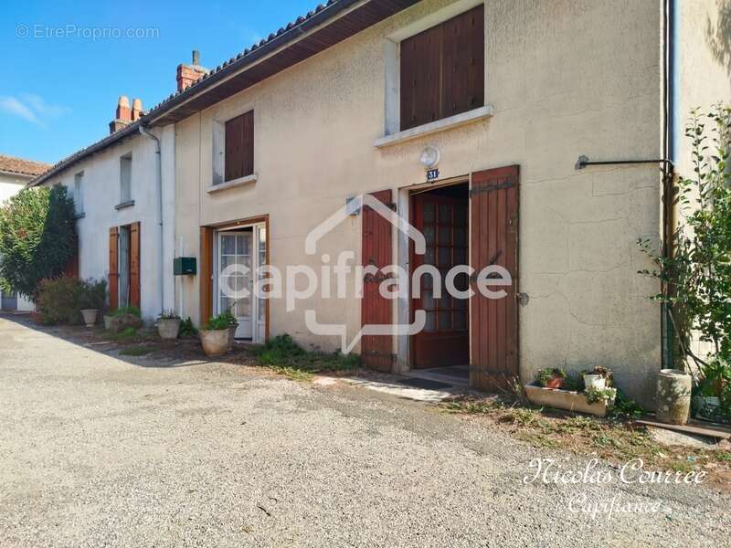 Maison à SAUZE-VAUSSAIS