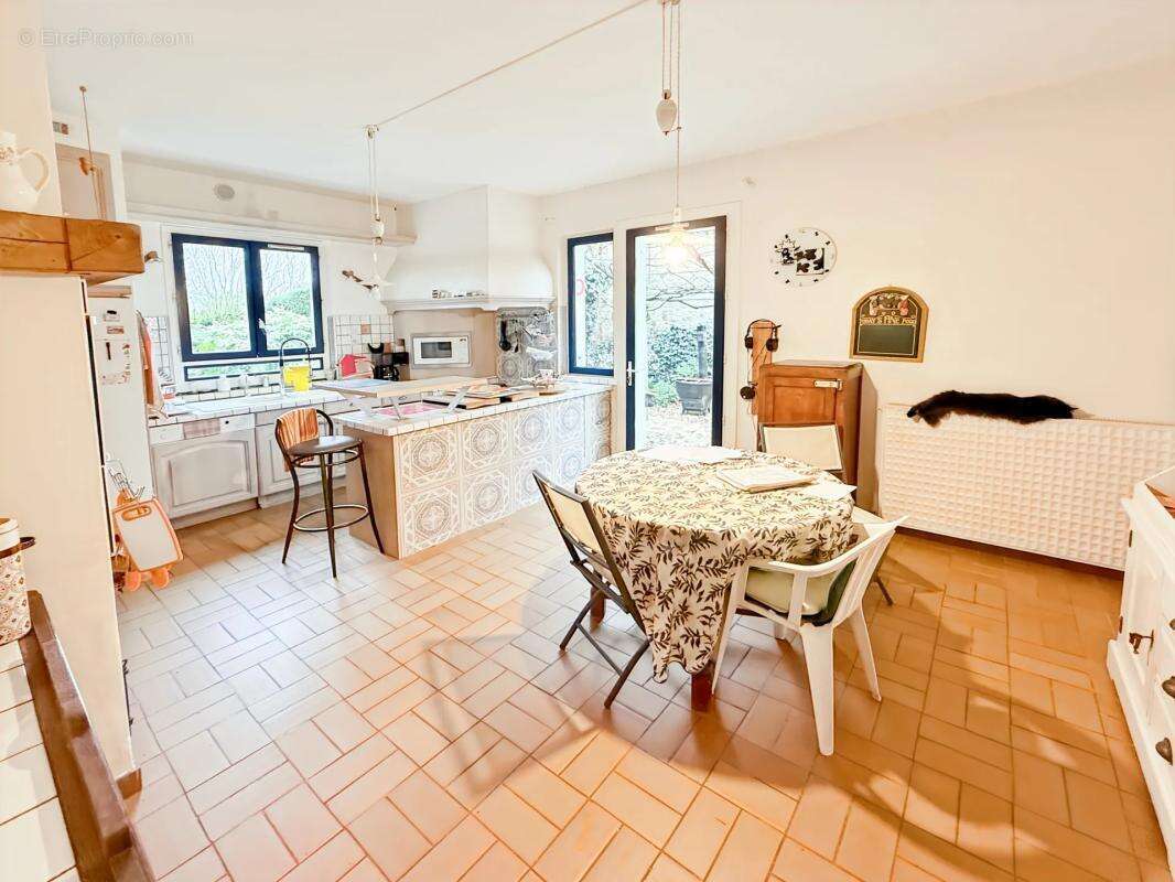 Maison à VILLENEUVE-LES-BORDES