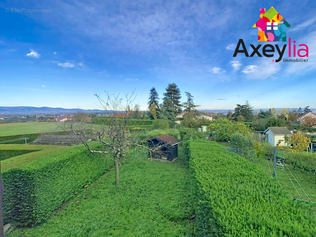 Maison à COMMELLE-VERNAY