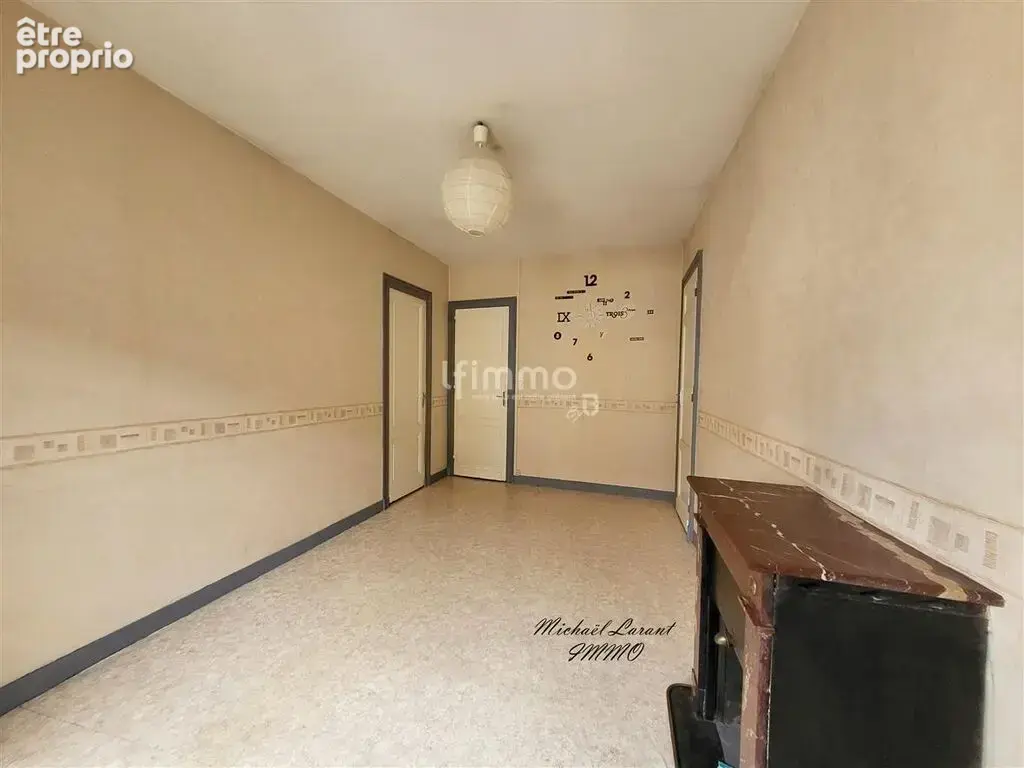 Local commercial loué + appartement + terrain - photo 4