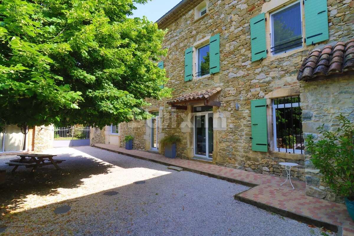 Maison à PONT-DE-BARRET