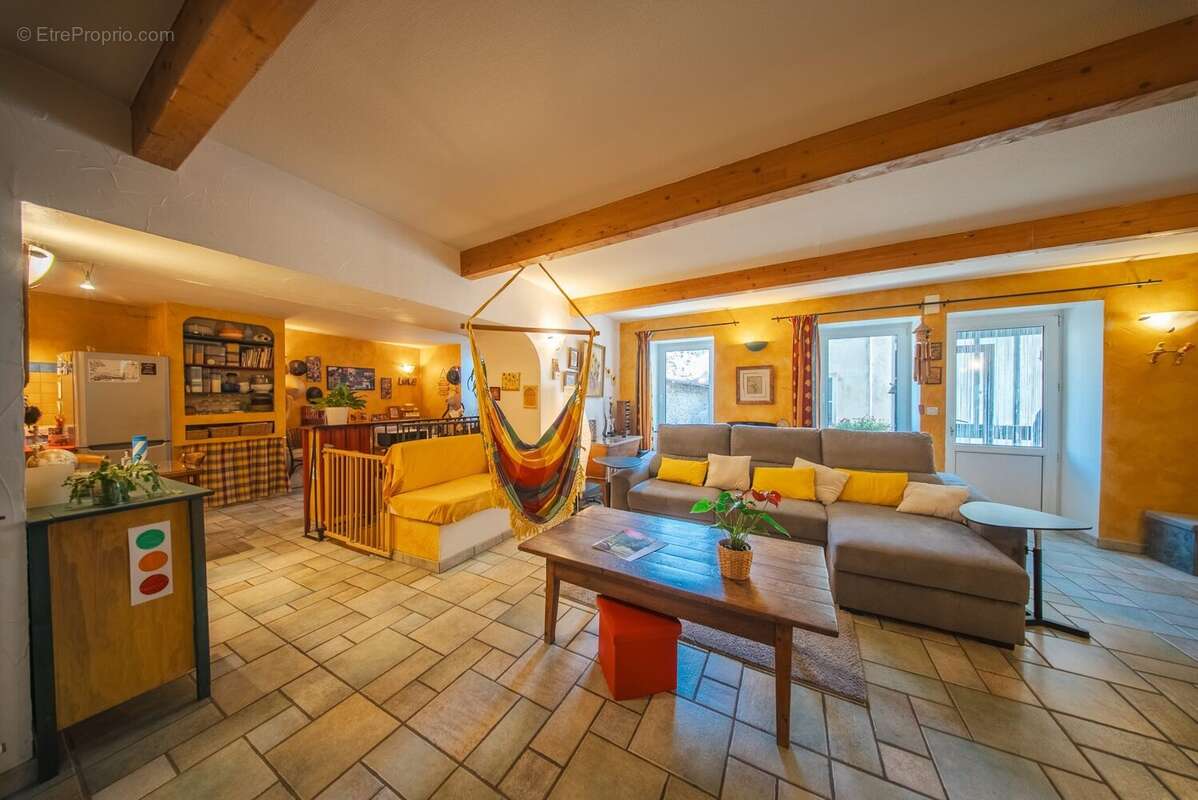 Maison à PERIGNAT-LES-SARLIEVE