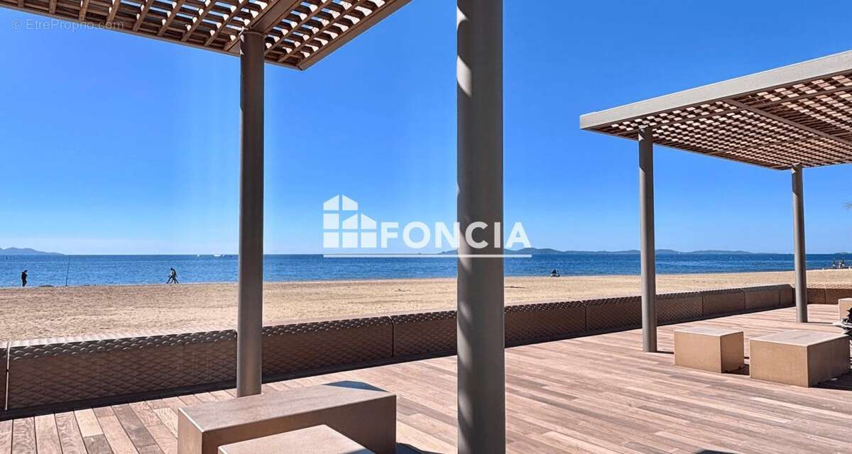 Appartement à LA LONDE-LES-MAURES