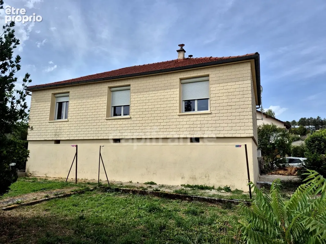 Une maison chaleureuse avec jardin arboré, proche de toutes les commodités ! - photo 2