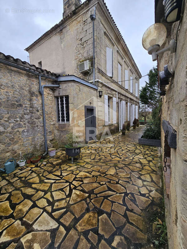 Maison à SAINT-SEURIN-SUR-L&#039;ISLE