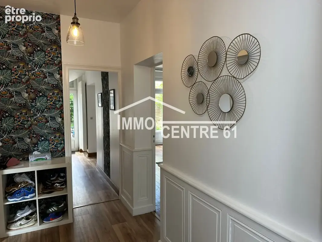 Charmante maison de 6 chambres sur 314m2 de terrain - photo 3
