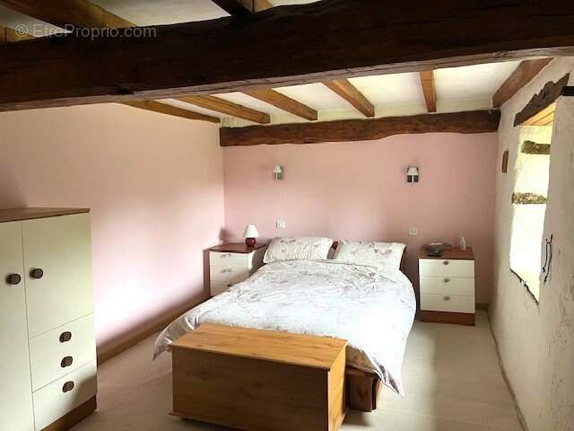 Maison à CHAMPAGNAC-LA-RIVIERE