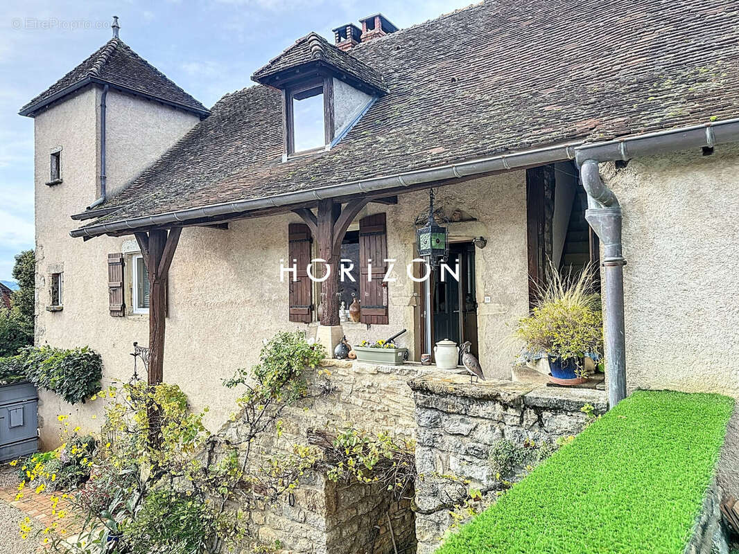 Maison à BURZY
