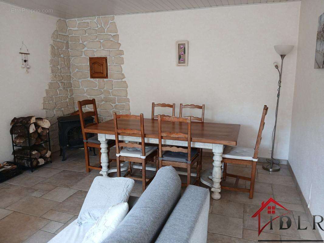 Maison à MONTCHARVOT