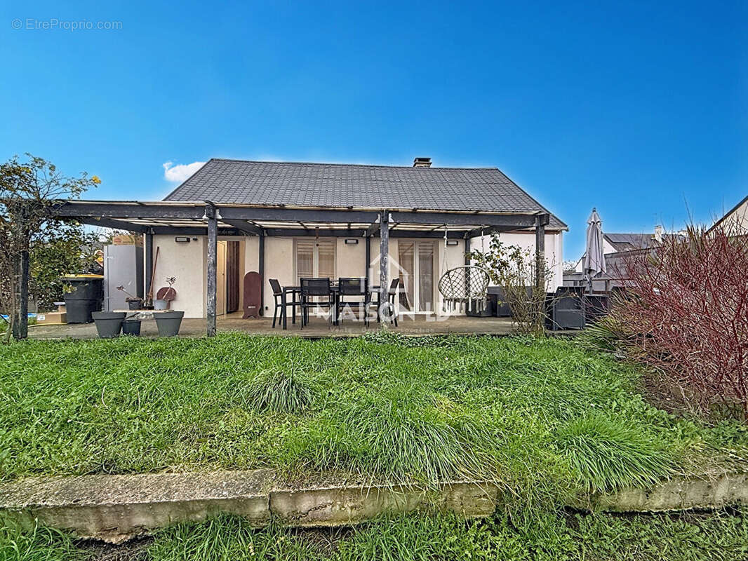 Maison à FONTENAY-LE-PESNEL