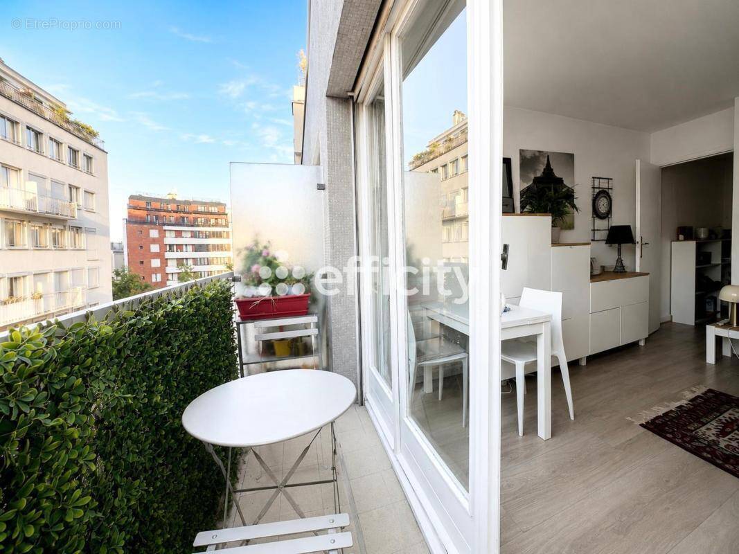 Appartement à PARIS-15E