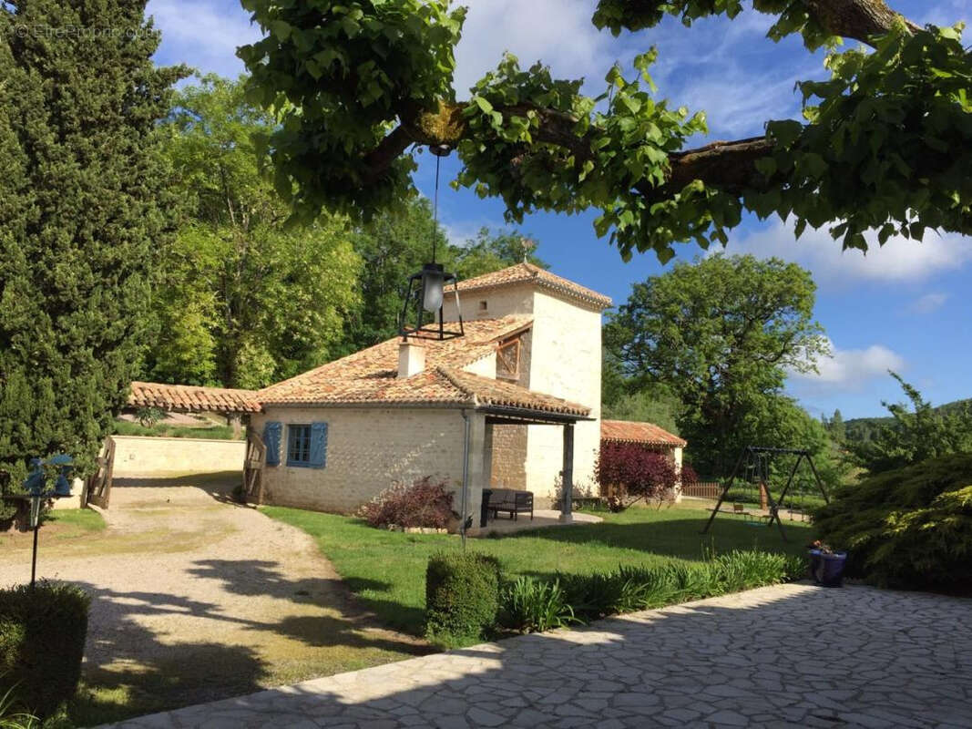 Maison à MONTCUQ