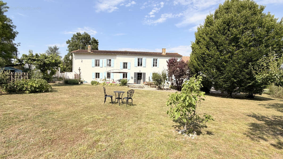 Jolie maison charentaise de caractère - photo 27