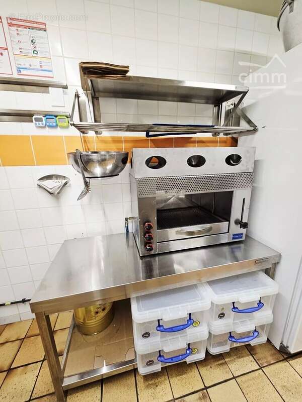 Commerce à MONTIGNAC